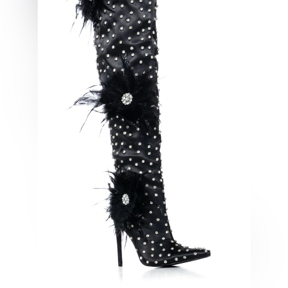 Chic Black Heeled Boots with Pearl Accents